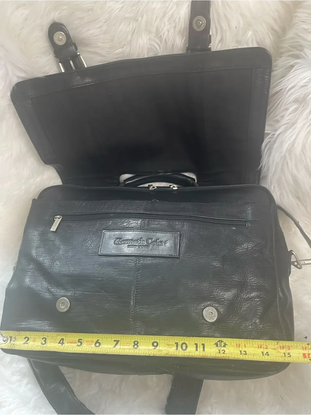 Kenneth Cole Black Leather large briefcase with padded shoulder strap .